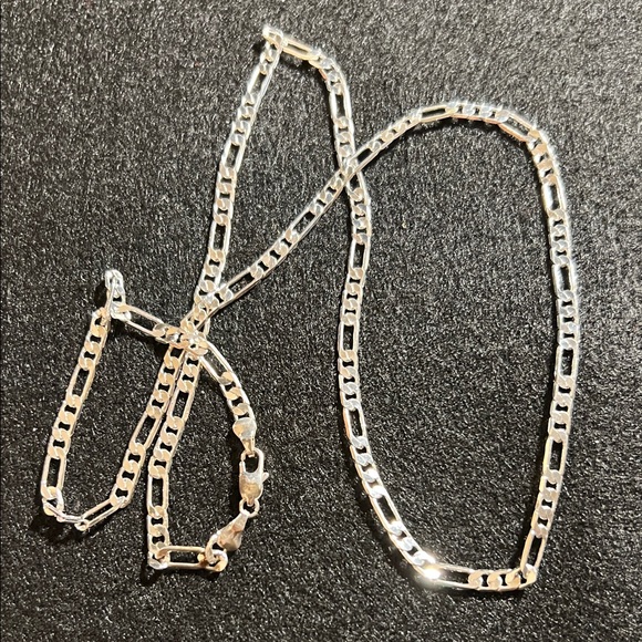 925 Sterling Silver 26” Figaro-Style Chain Necklace in Silver - Picture 3 of 3